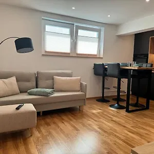 1,5-zimmer, Ausgestattet, 4 Pers, Souterrain Apartment